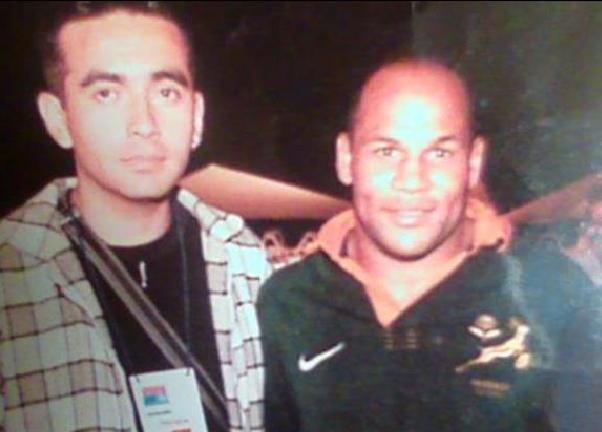 Carlos Fernández, autor de esta columna junto con una leyenda del rugby sudafrucano y mundial, Chester Williams