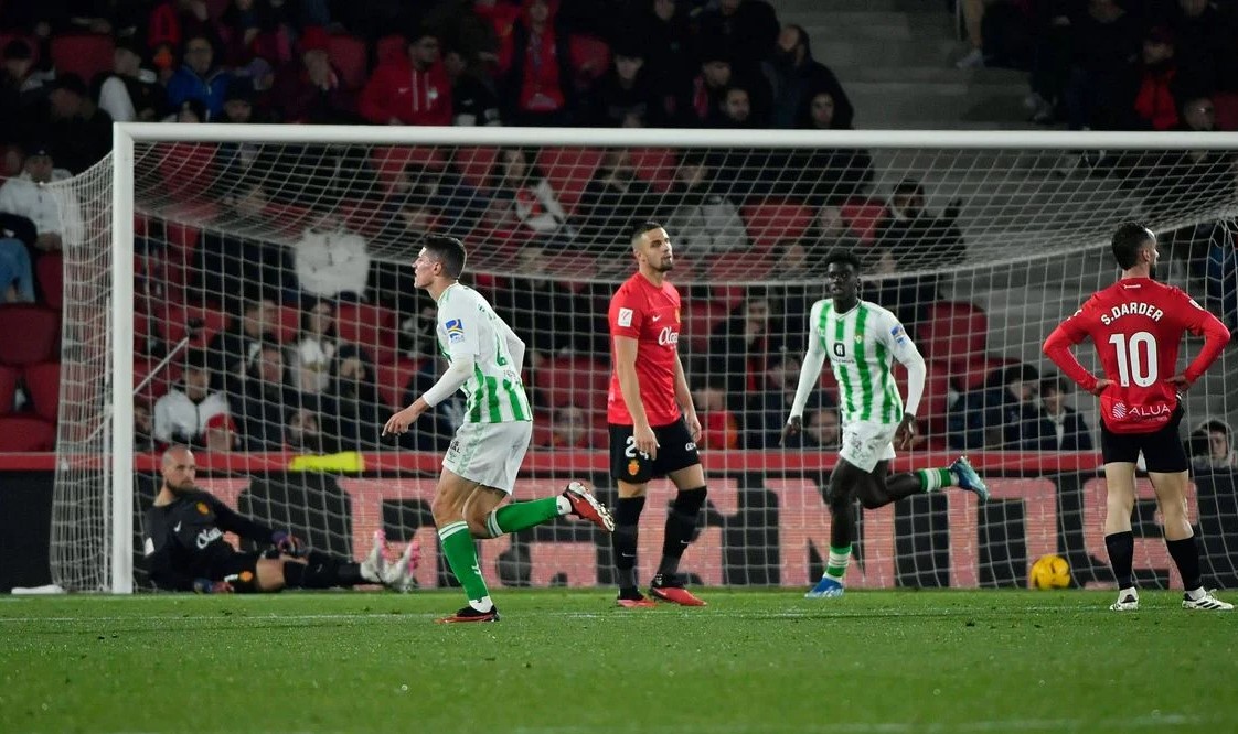 Chilenos por el mundo: el Betis de Pellegrini y Bravo se impuso a Mallorca