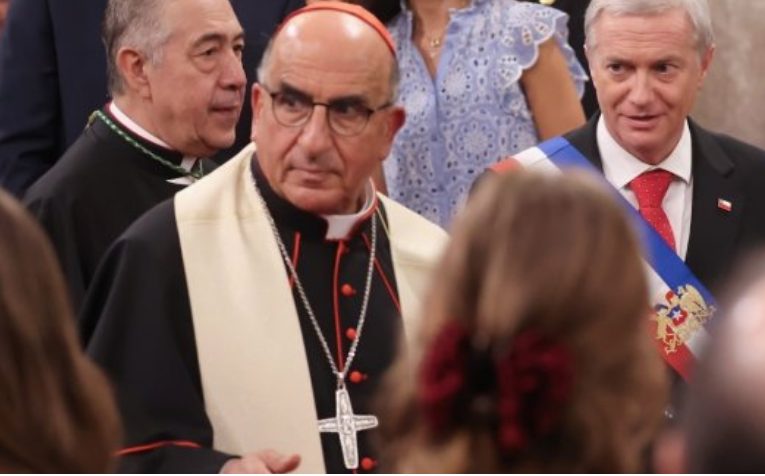 Cardenal Chomali hace llamado a cuidar las instituciones