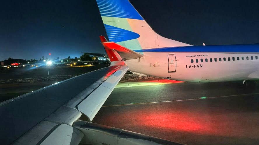 Choque en pista en el aeropuerto: culpan a Latam